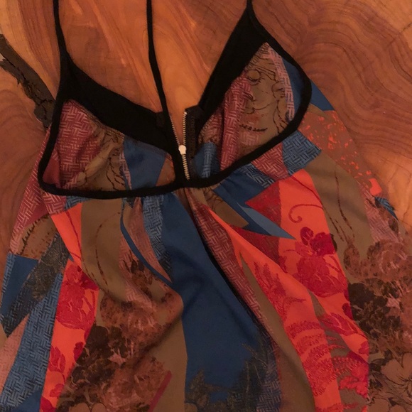 Top - Picture 2 of 3